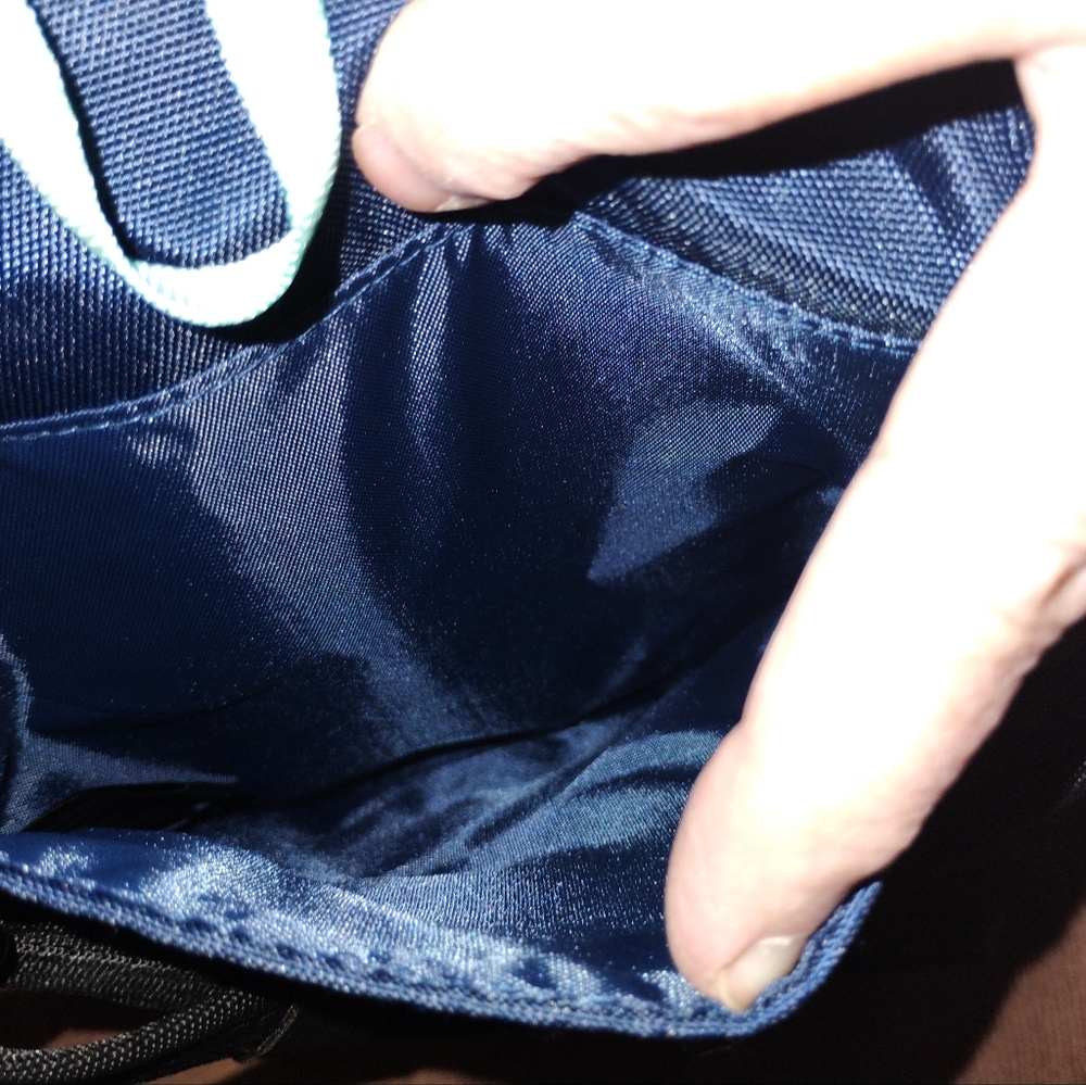 Travelon Greenlander Anti Theft Small Crossbody - Picture 4 of 7